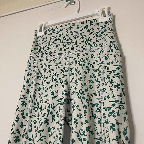 ECHT High waist green floral vines athletic leggings with pockets size XS - Picture 2 of 8